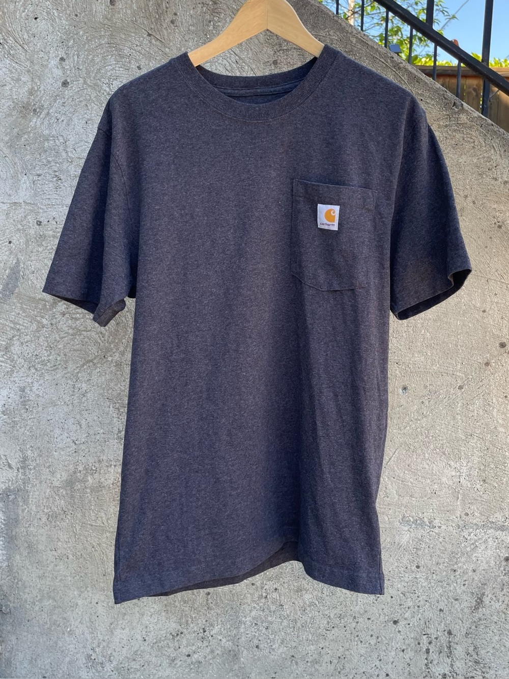 Carhartt pocket tee size men’s small loose fit